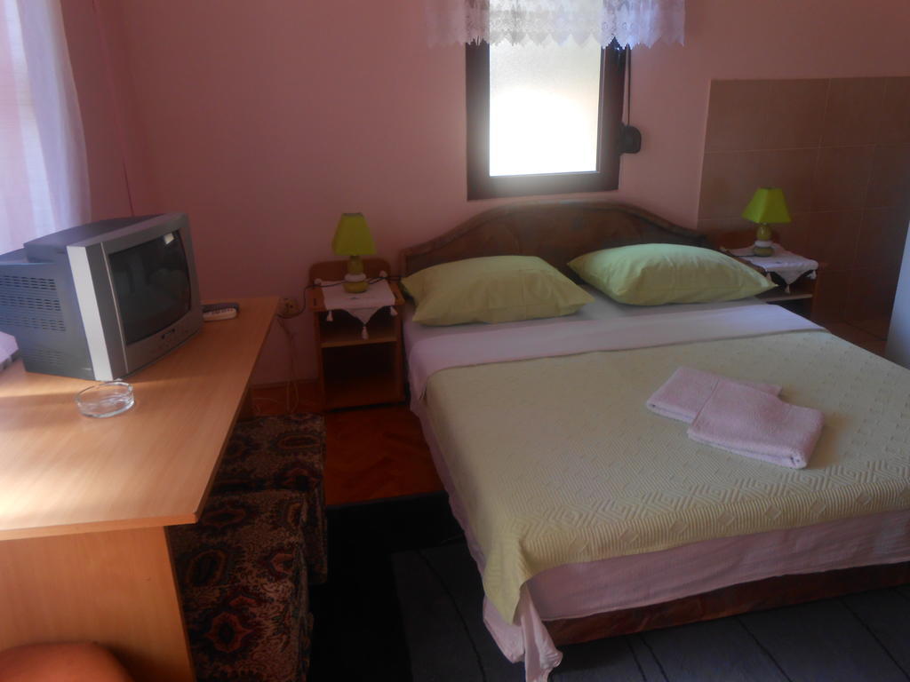 Apartments & Hostel Zdrava Hrana Mostar Szoba fotó